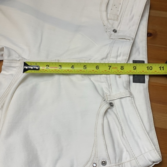 Chico’s So Slimming White Capris, 5 pocket Jean style. Stretch - Picture 5 of 17
